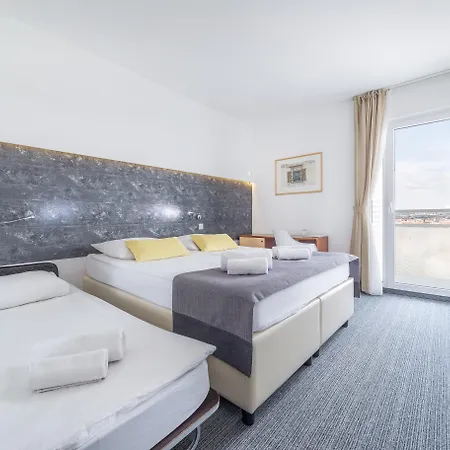 Punta 4* Vodice