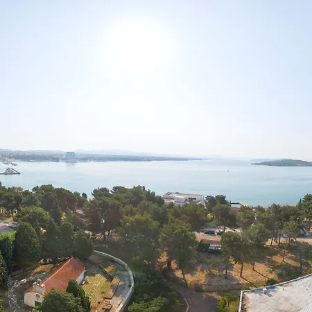 Punta 4* Vodice