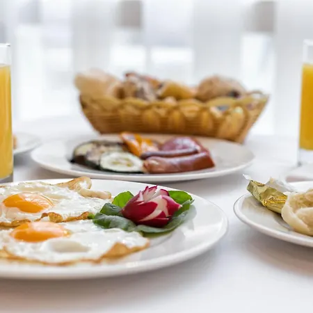 Ξενοδοχείο Punta 4*