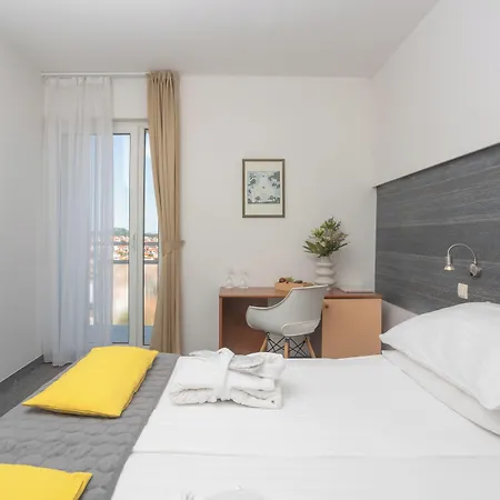 Hotel Punta 4*